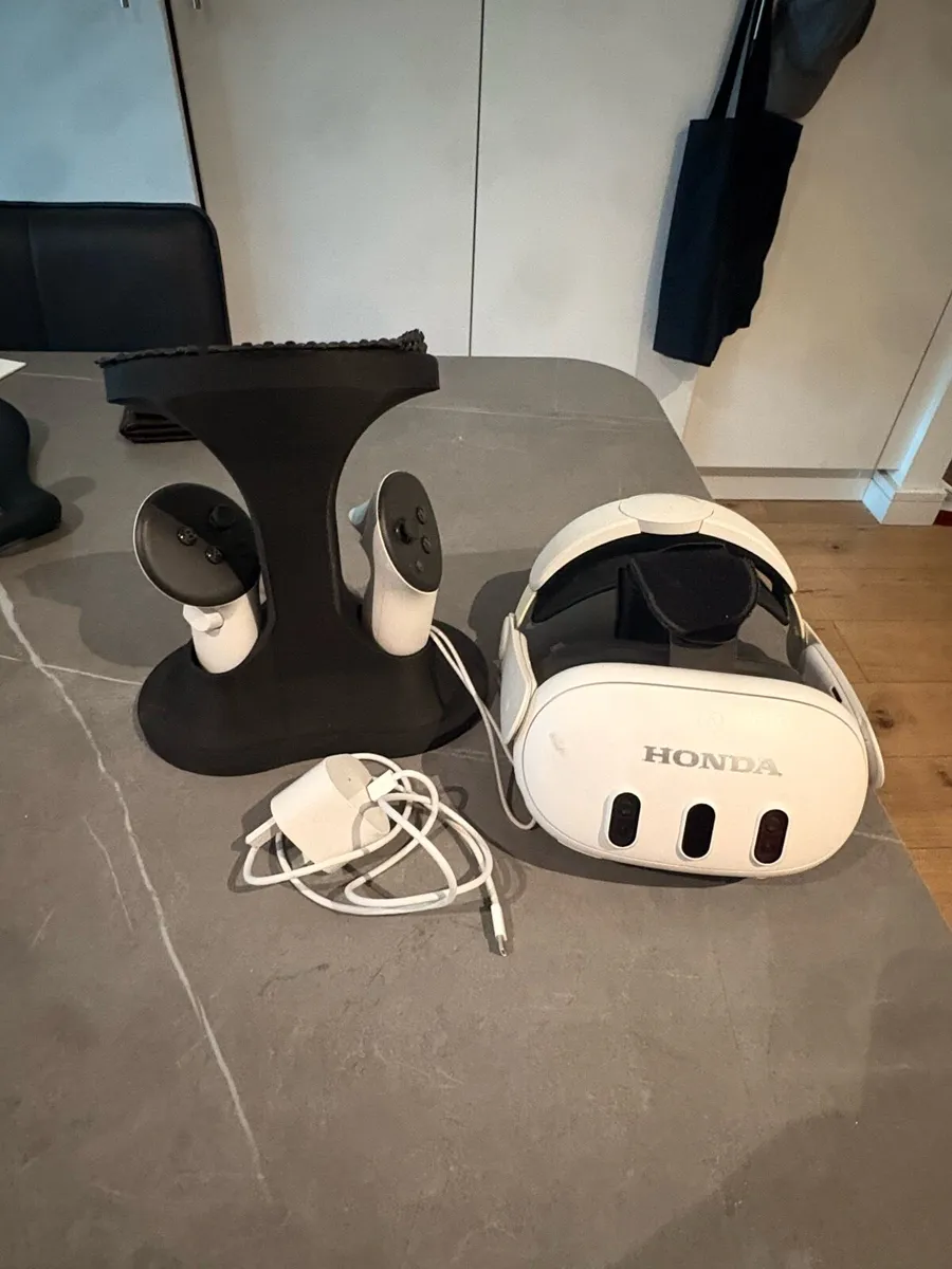 Meta Quest 3 VR 128 GB - Image 1