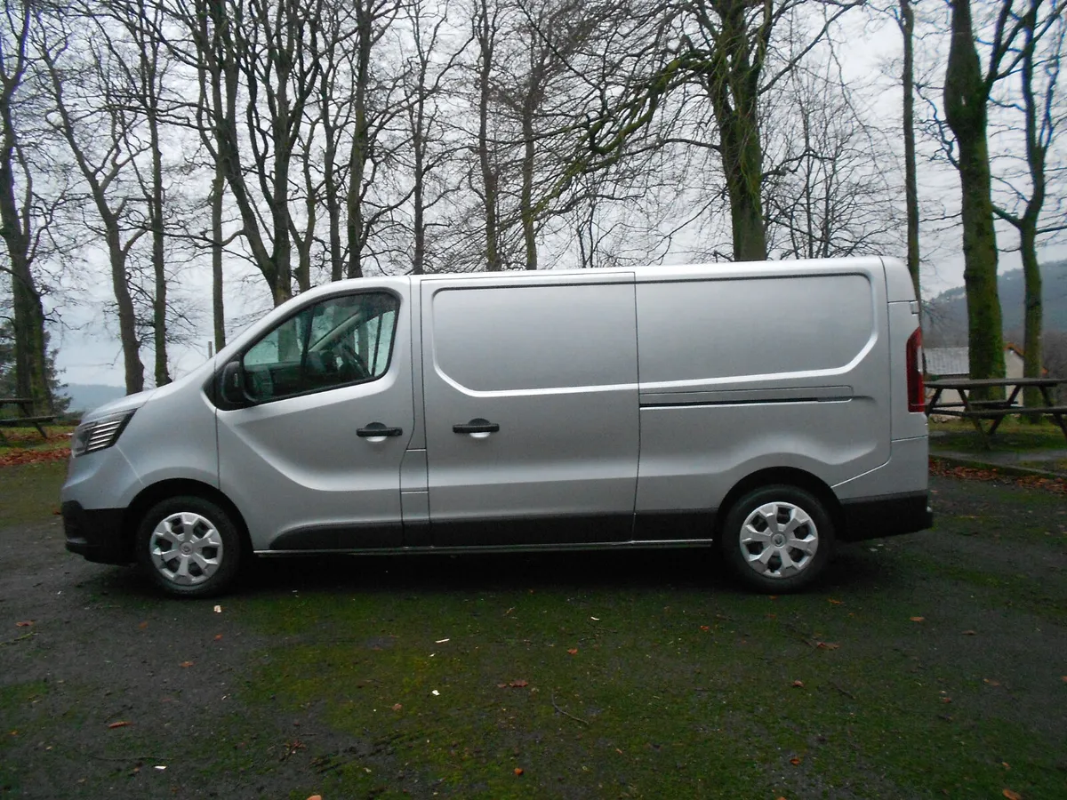 Renault Trafic 2023 - Image 3