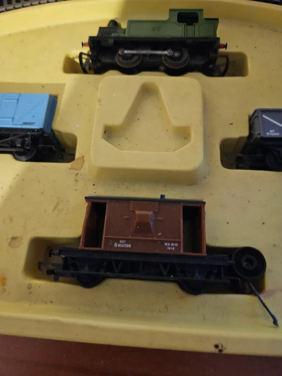 Hornby Triang OO Gauge Train Set - Image 4