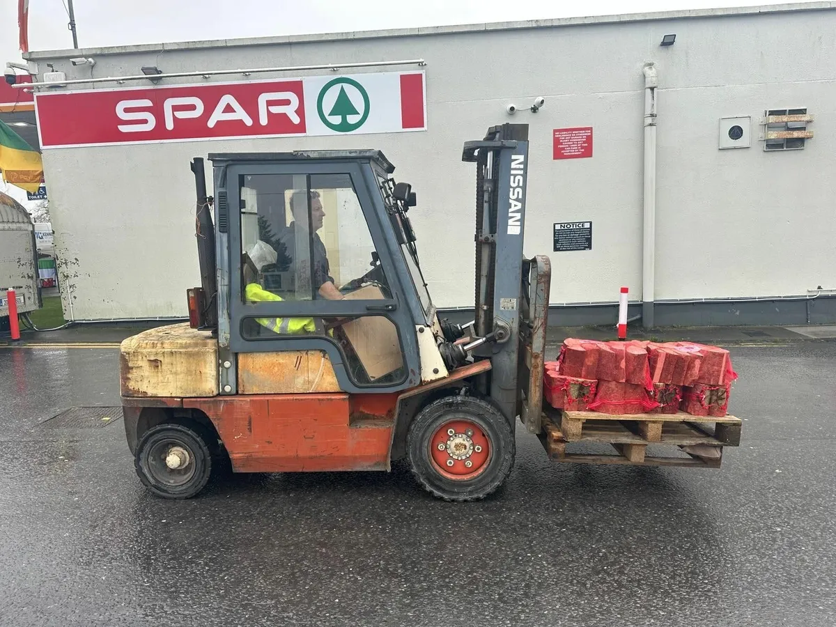 Nissan Forklift - 3 Tonne - Image 2