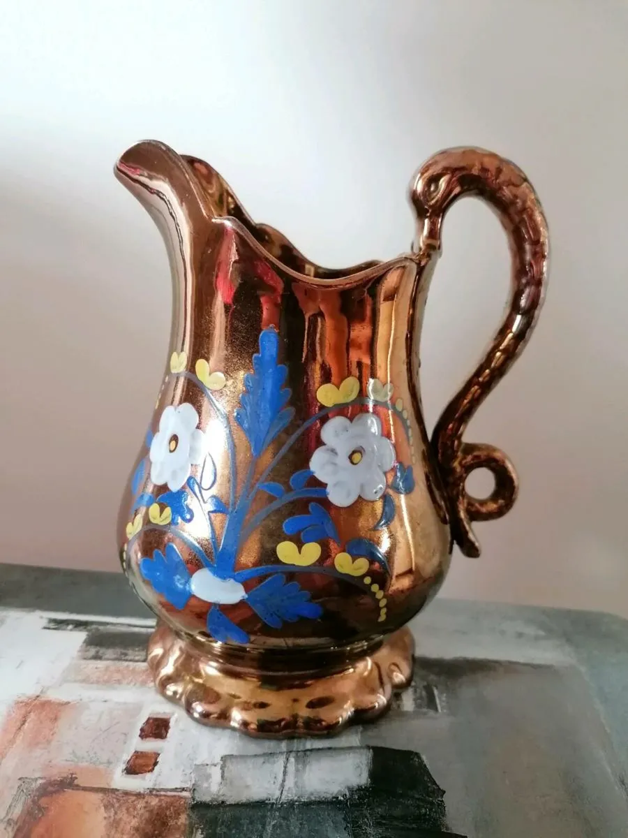 Victorian Copper Jug with Swan Neck Handle - Image 1