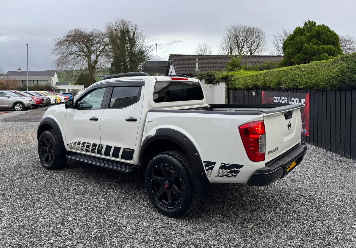 2020 201 Nissan Navara N Guard Auto Top Spec - Image 2