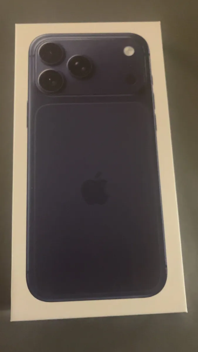 iPhone 17 pro max - Image 3