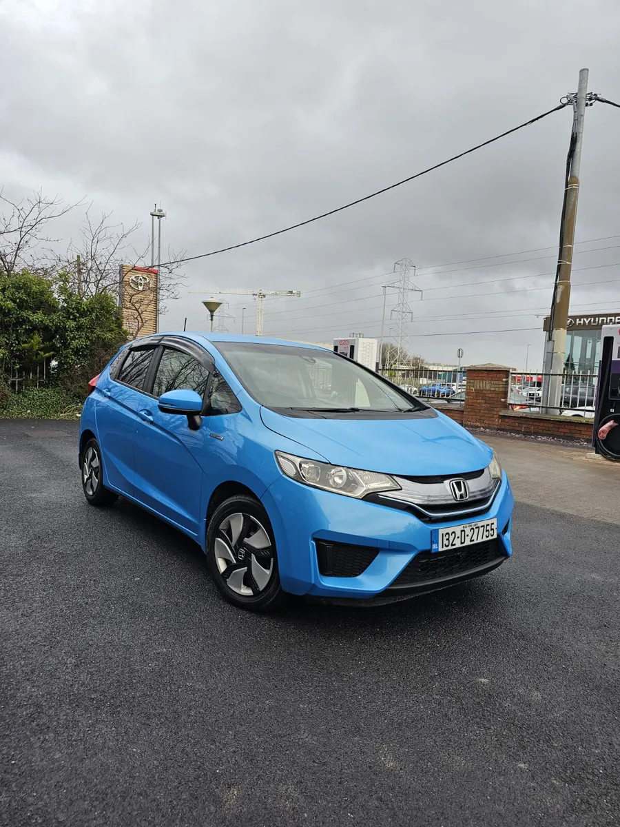 Honda Fit 2013 Automatic Hybrid - Image 4
