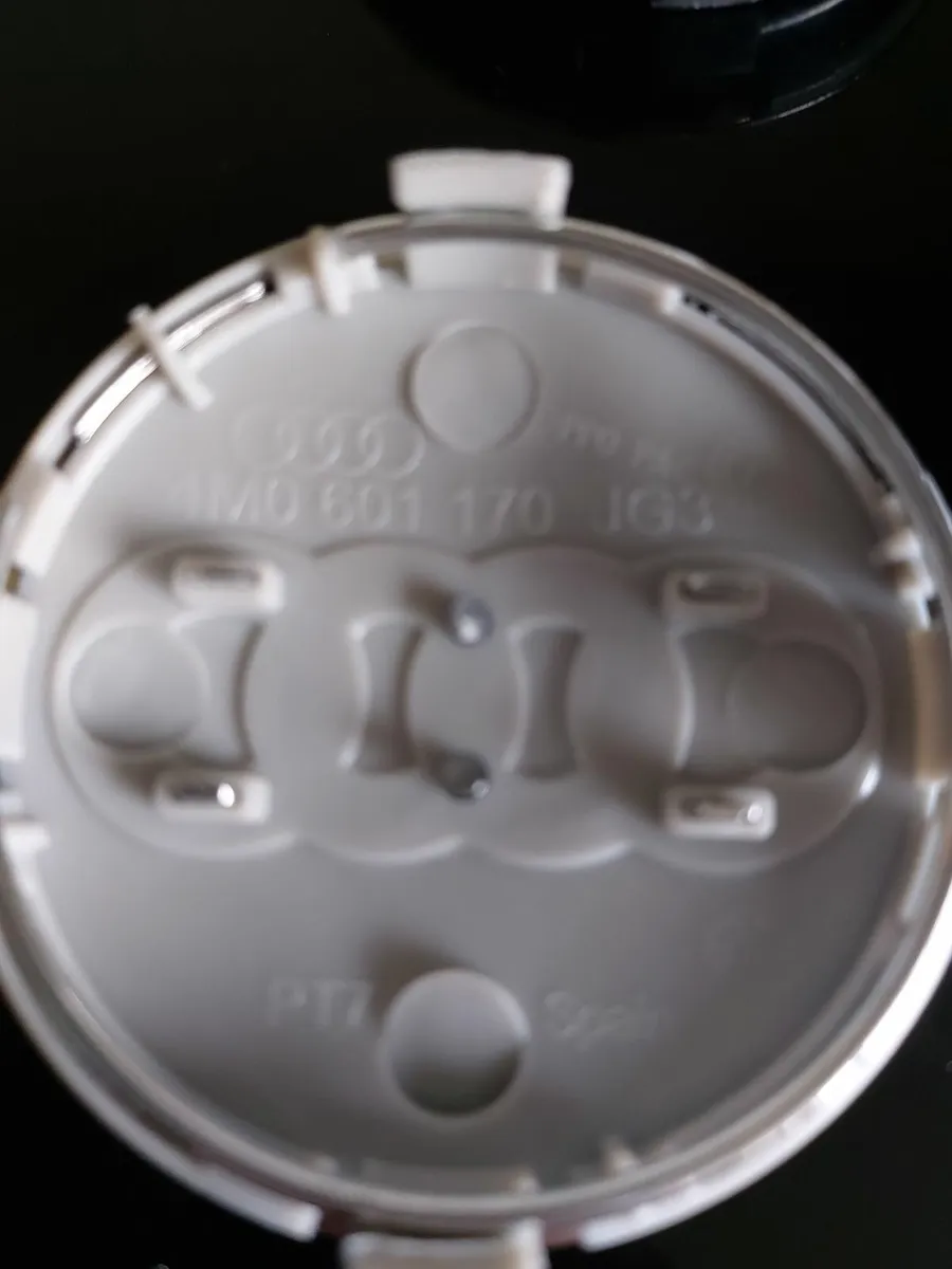 4 x Audi Centre Caps (61mm) - FREE POST - Image 4
