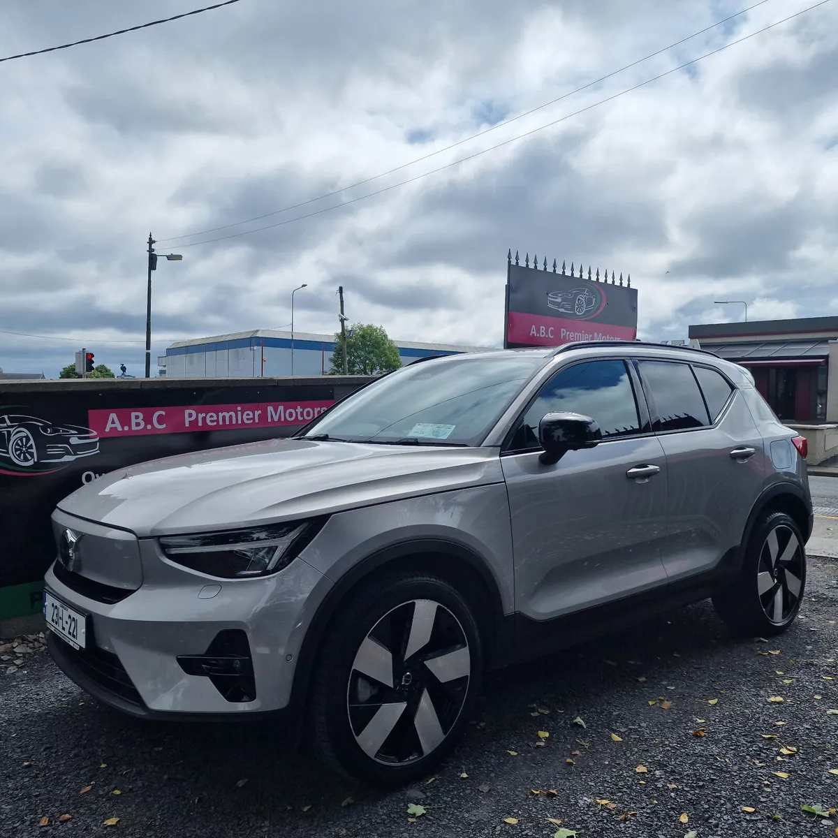 Volvo XC40 2023 400 km (WLTP) Electric - Image 2