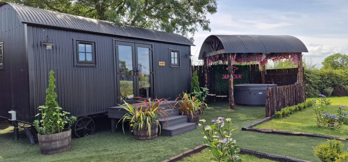 Sheperds Hut - Mint Condition - Image 1