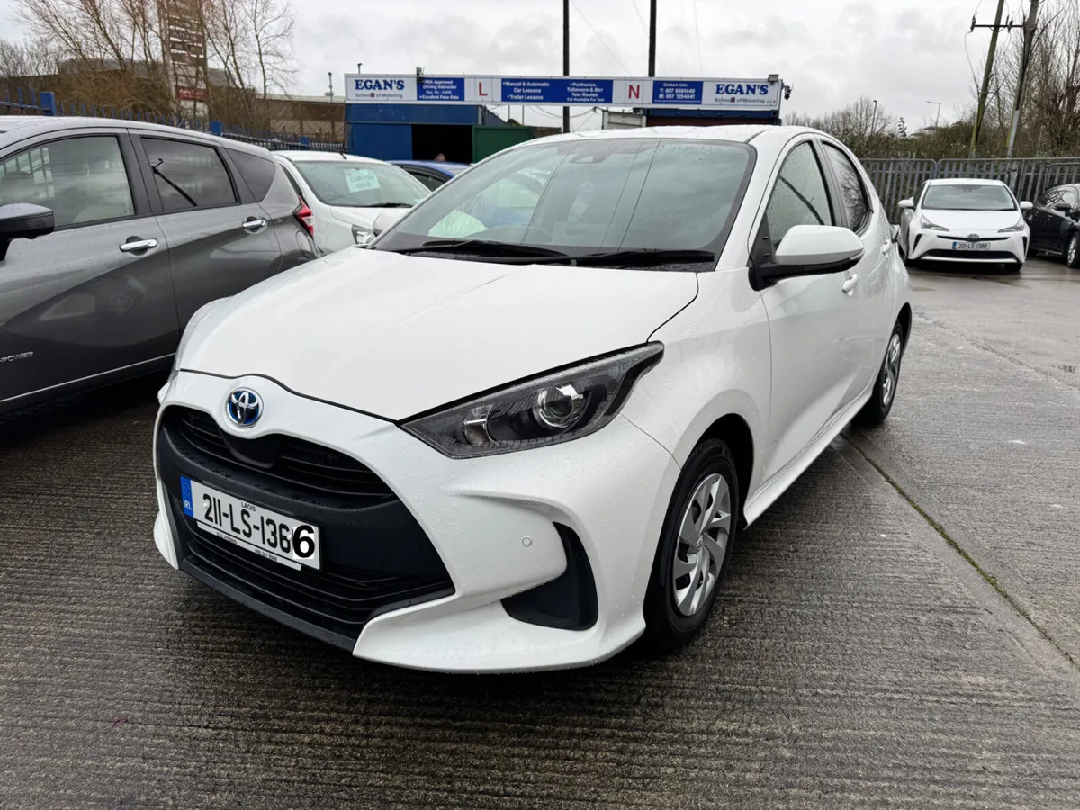 Toyota Yaris 2021 - Image 2