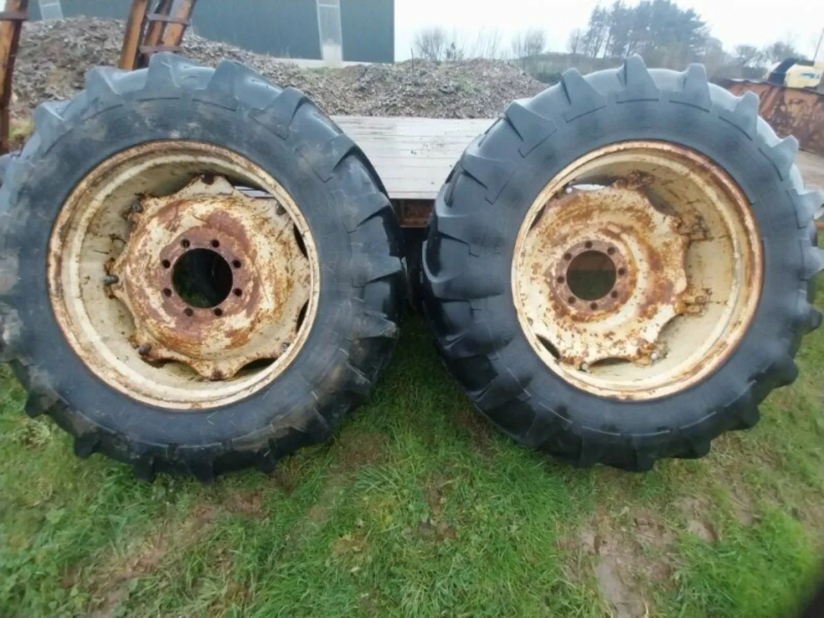 R34 Wheels & Tyres - Image 1