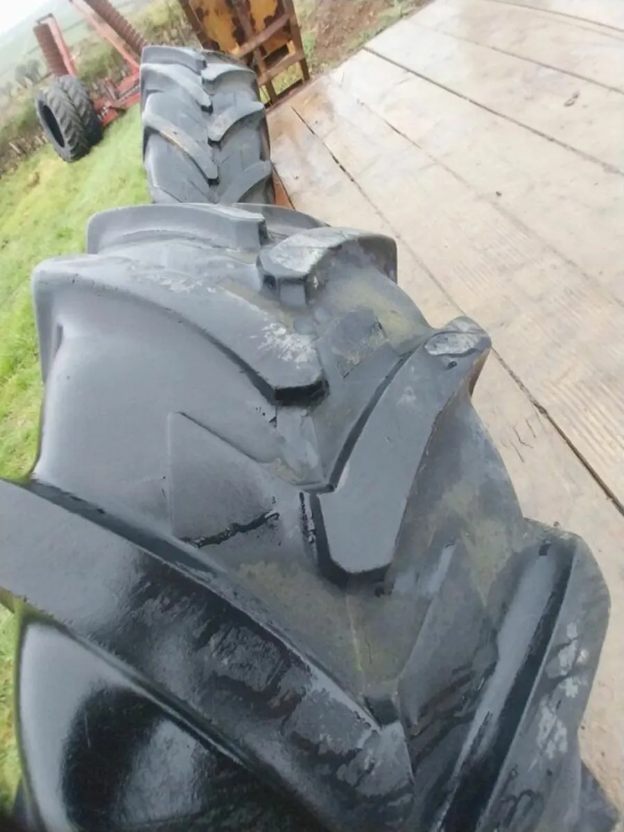 R34 Wheels & Tyres - Image 2