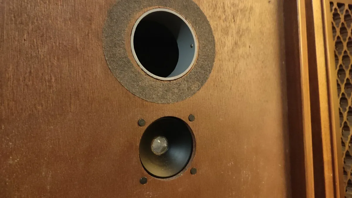 SANSUI SP-50 speakers. VGC. Recaped - Image 3