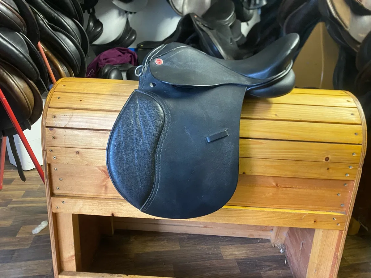 14” WODE PONY BLACK Leather saddle - Image 1