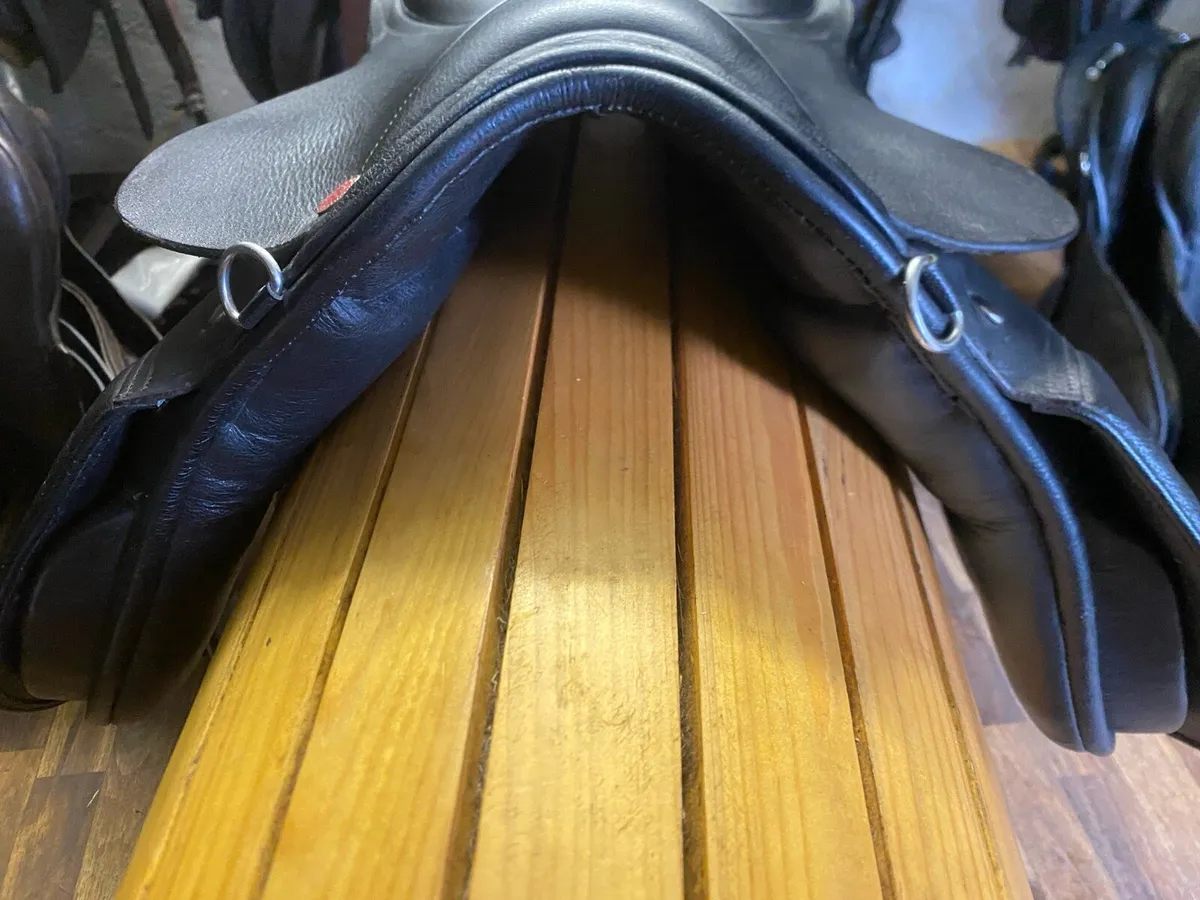 14” WODE PONY BLACK Leather saddle - Image 3