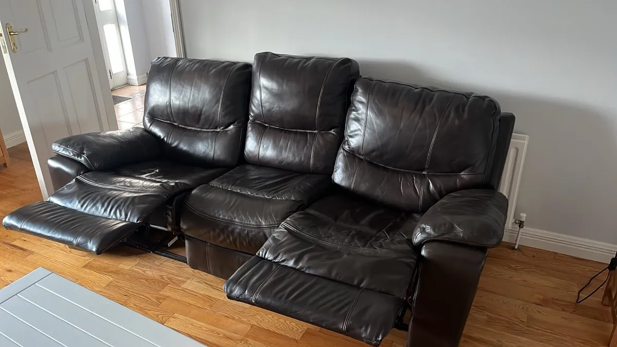 3+2 Leather Recliner Suite - Image 2