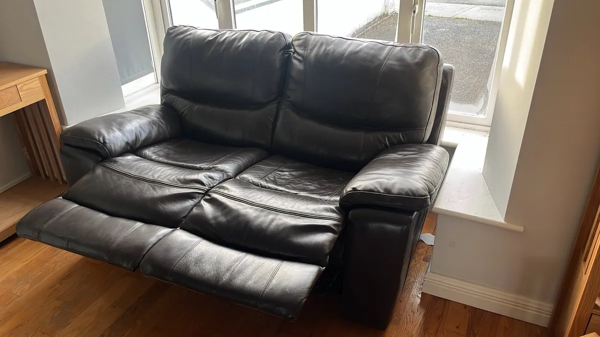3+2 Leather Recliner Suite - Image 3