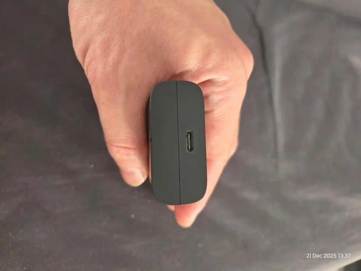 Barely used (+ new original box) portable air quality monitor Atmotube Pro + phone app - Image 2