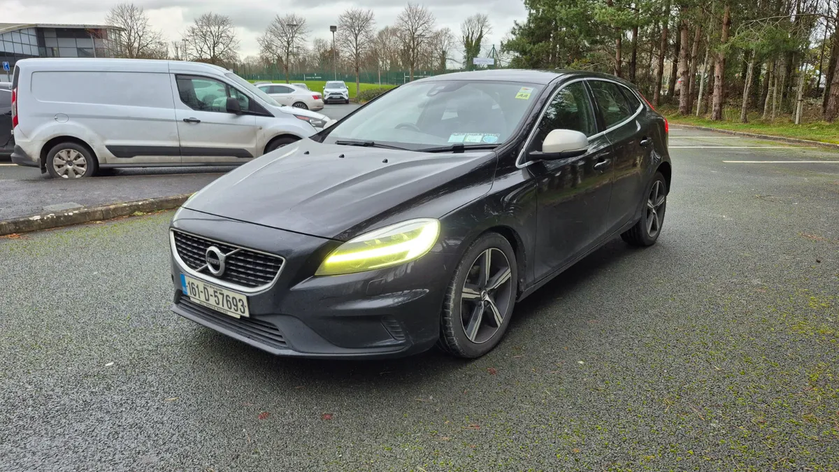 2016 Volvo V40 R-LINE 2.0D - Image 2