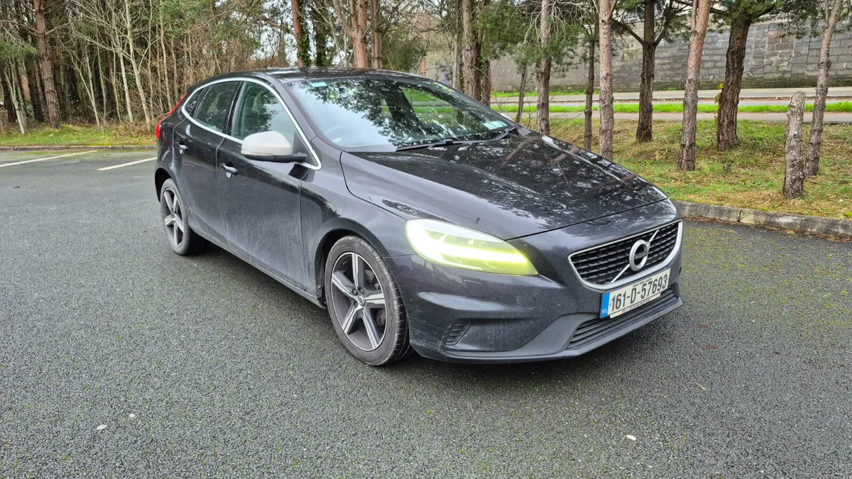 2016 Volvo V40 R-LINE 2.0D - Image 1