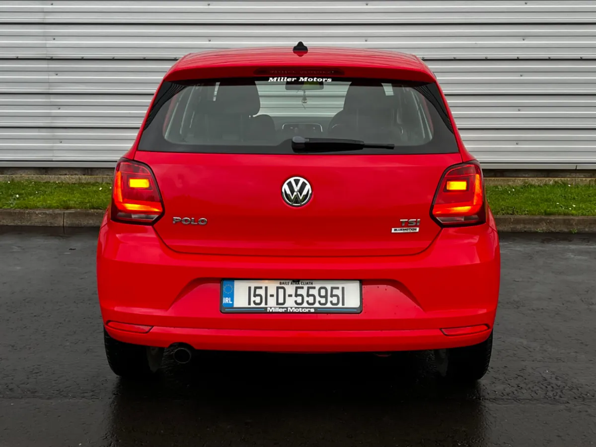 Volkswagen Polo 2015 ( CarPlay + reverse camera) - Image 4