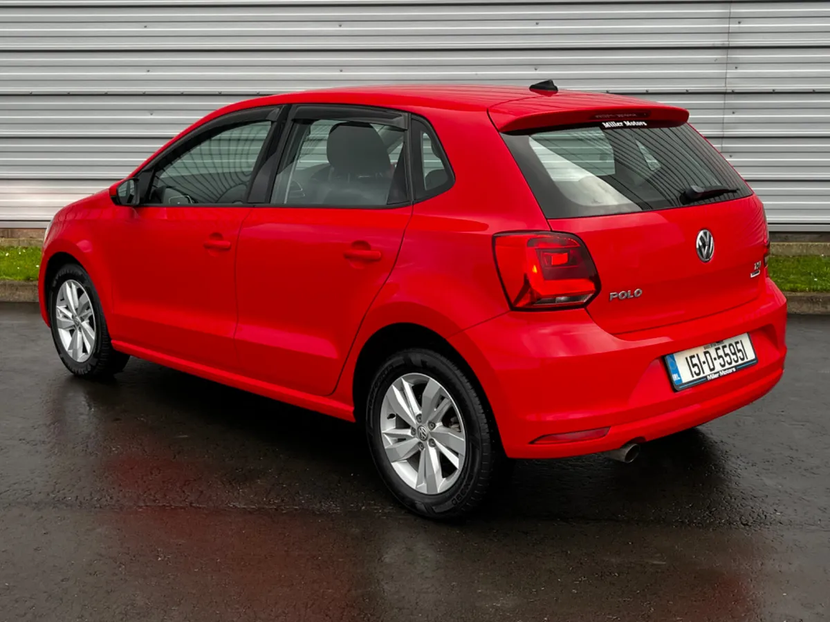 Volkswagen Polo 2015 ( CarPlay + reverse camera) - Image 2