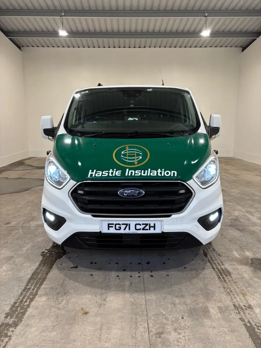 Ford Transit Custom Crew Cab - Limited - Image 2