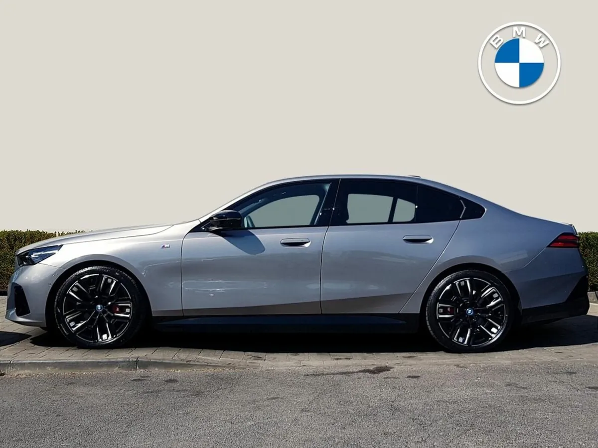 BMW i5 M60 xDrive - Image 4