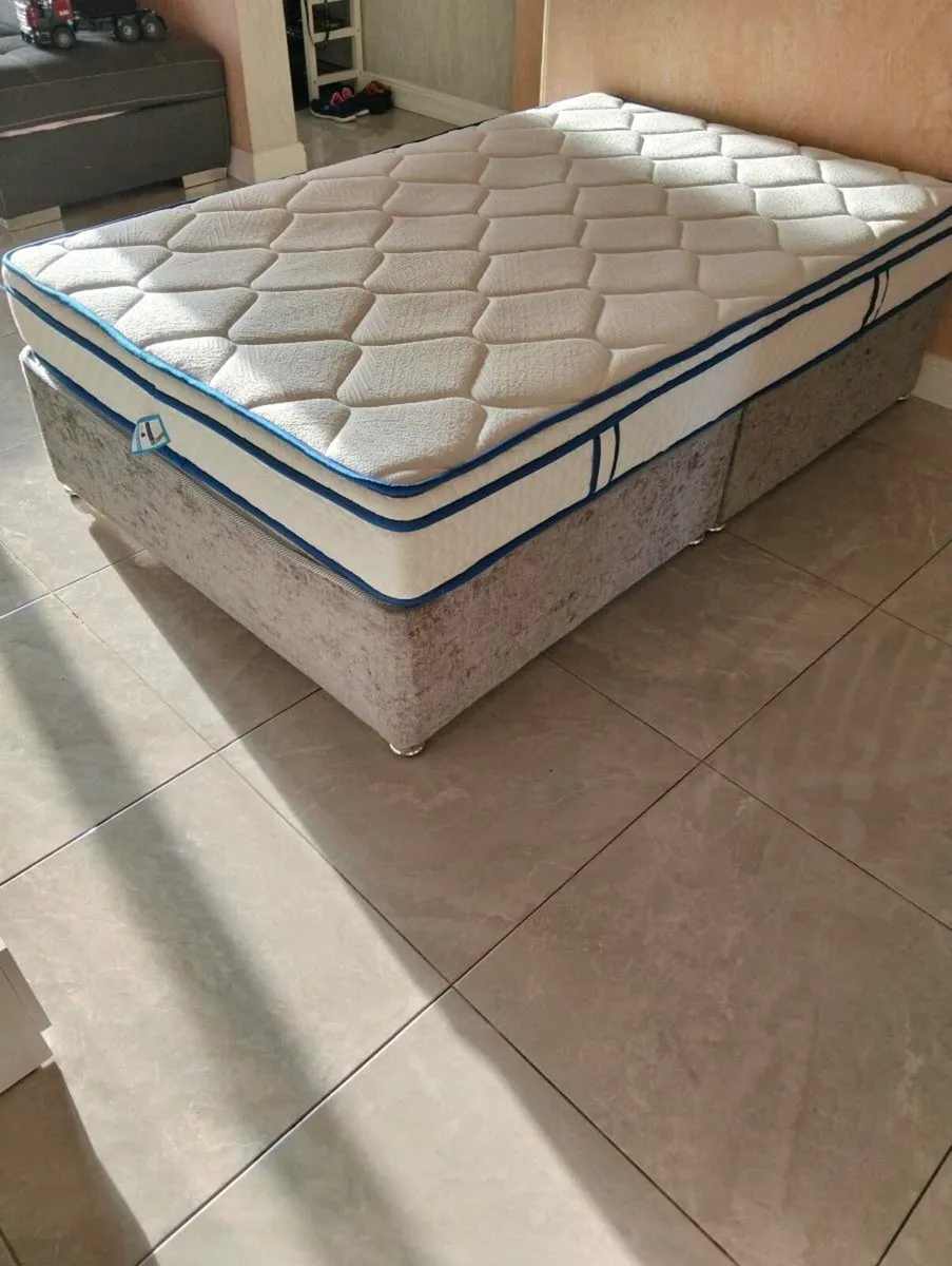 Double bed - Image 4