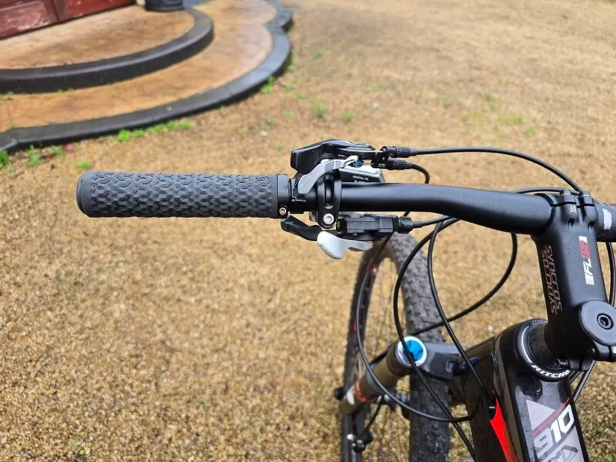 Scott Spark 910 - Premium Carbon Full-Suspension MTB - Image 3