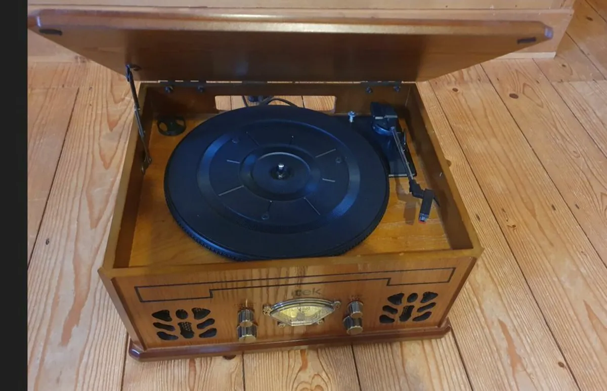 record  CD radio  player - Image 1