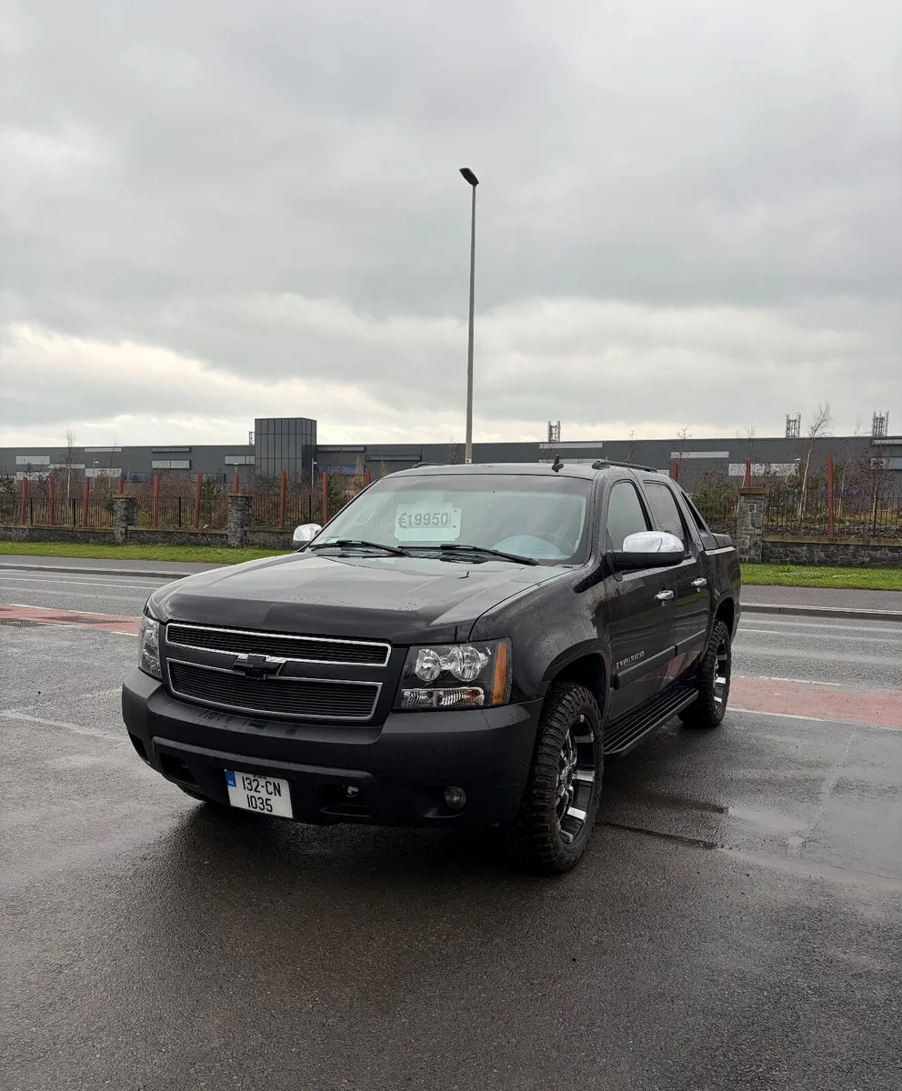 2013 Chevy Avalanche 5.3 Petrol V8 - Image 1