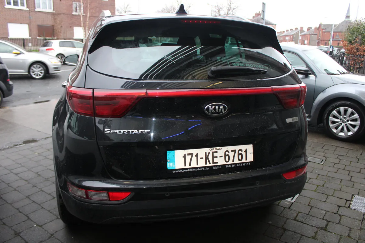 Kia Sportage 1.7 AUTOMATIC 2017 - Image 3