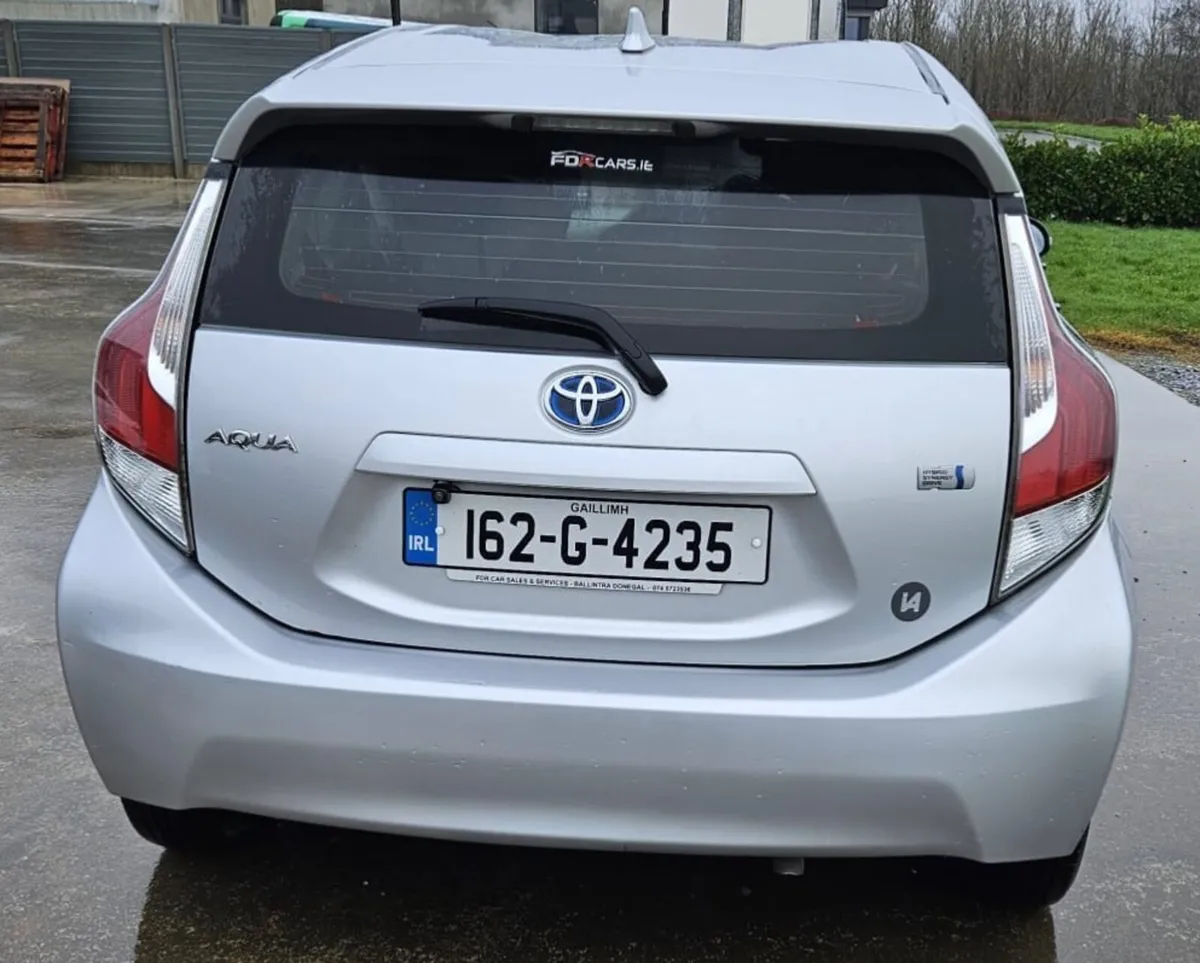 Toyota Aqua 2016 - Image 2