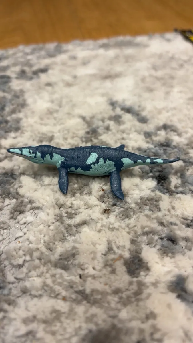 Dinosaur Figure Bundle x8 – Mixed Species Toy Lot - Image 4