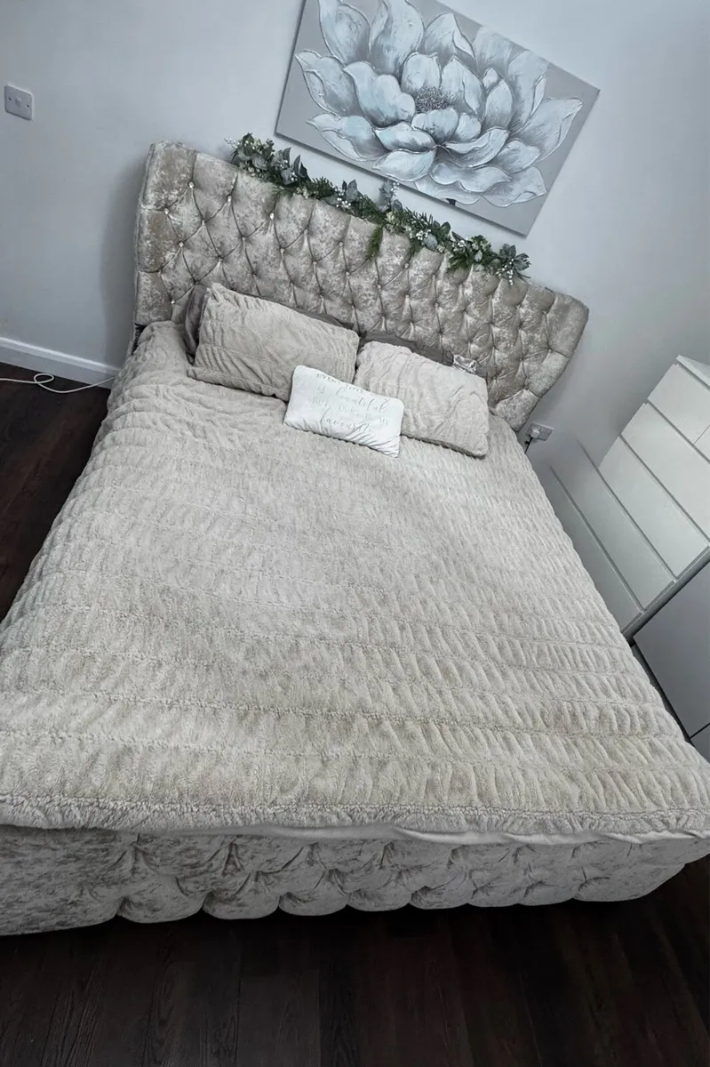 Super king bed - Image 1