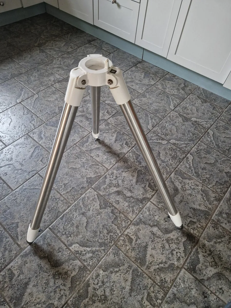 Skywatcher tripod