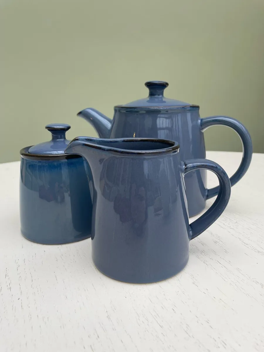 Tea Set - Tea pot, sugar bowl & jug - Image 1