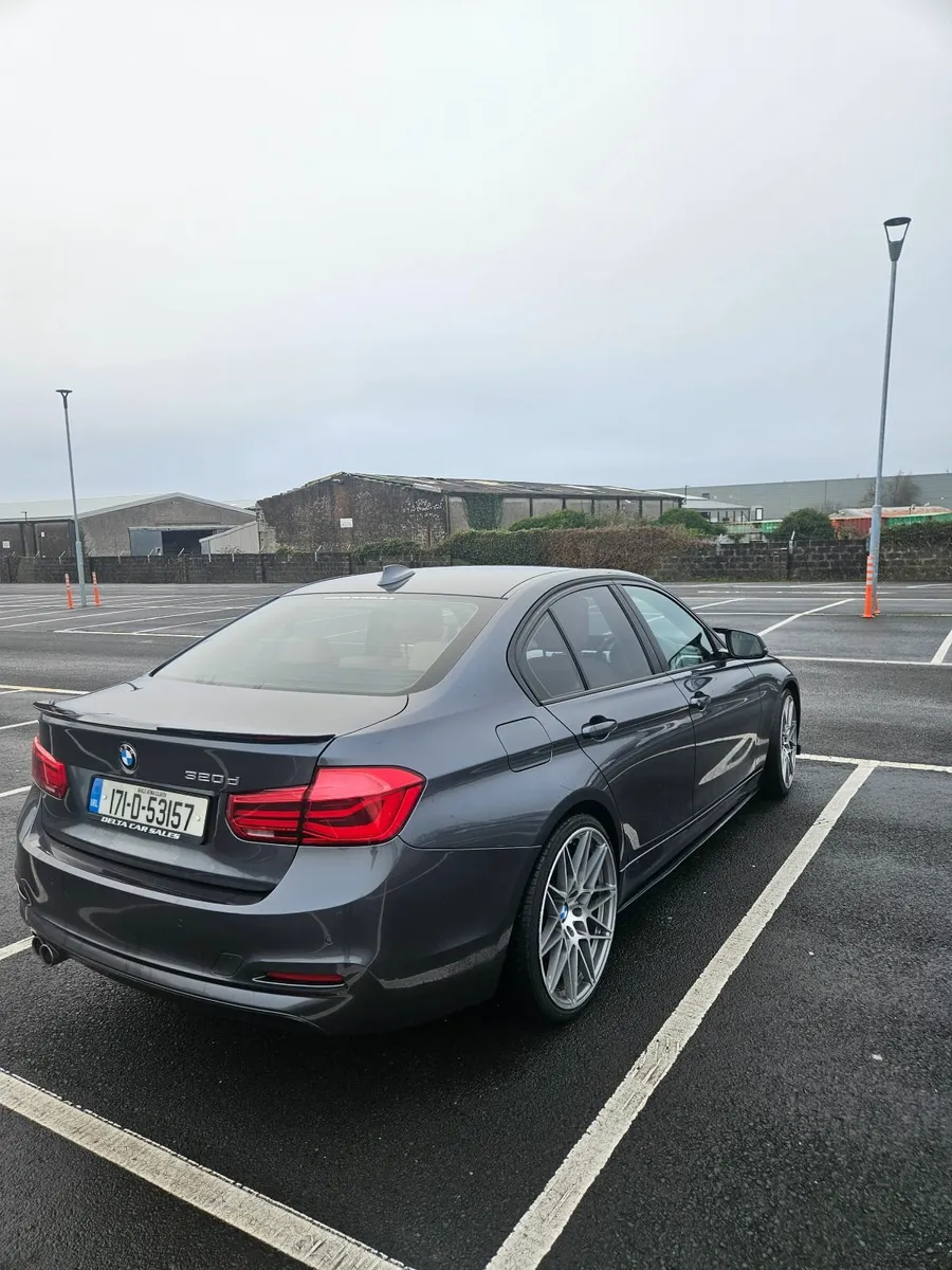 BMW 3-Series 2017 - Image 2