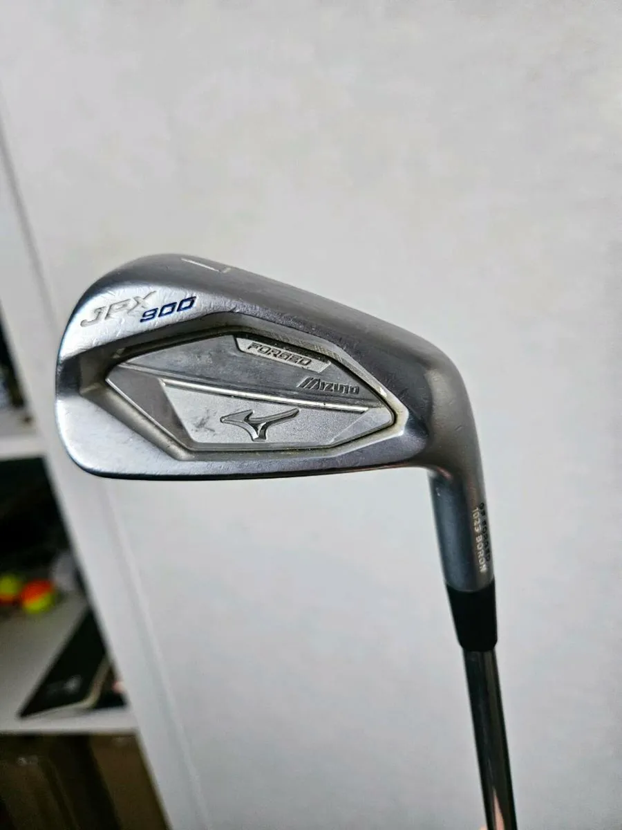 Mizuno JPX900 Forged Irons - Image 1