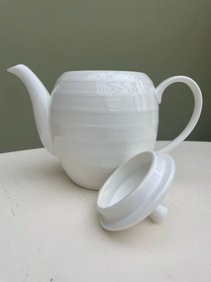 Porcelain Tea Pot - Image 2