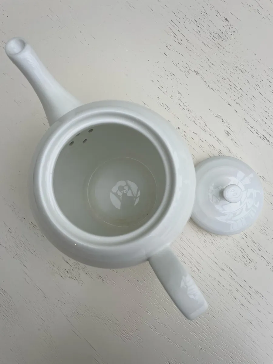 Porcelain Tea Pot - Image 3