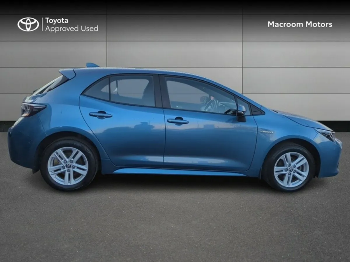 Toyota Corolla HYBRID LUNA H/B 4DR AUTO - Image 3