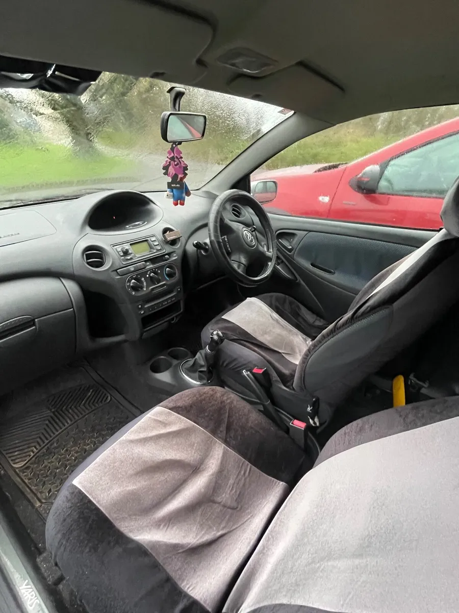 Toyota Yaris 2005 - Image 4