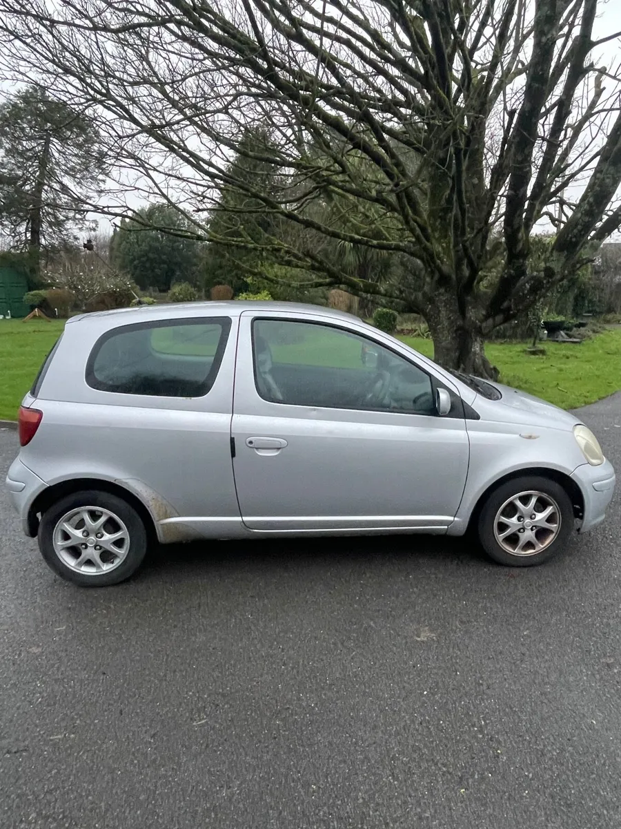 Toyota Yaris 2005 - Image 1