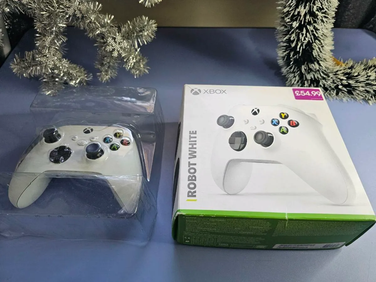 XBOX official WIRELESS CONTROLLERS SPARES / R - Image 1