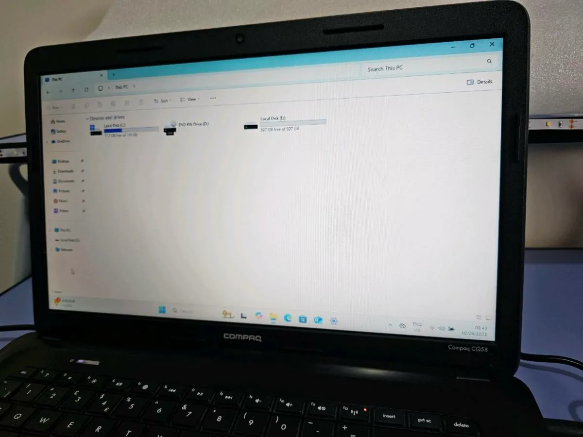 HP Compaq CQ58Intel, 8GB RAM,Samsung 128GB SSD + E - Image 4