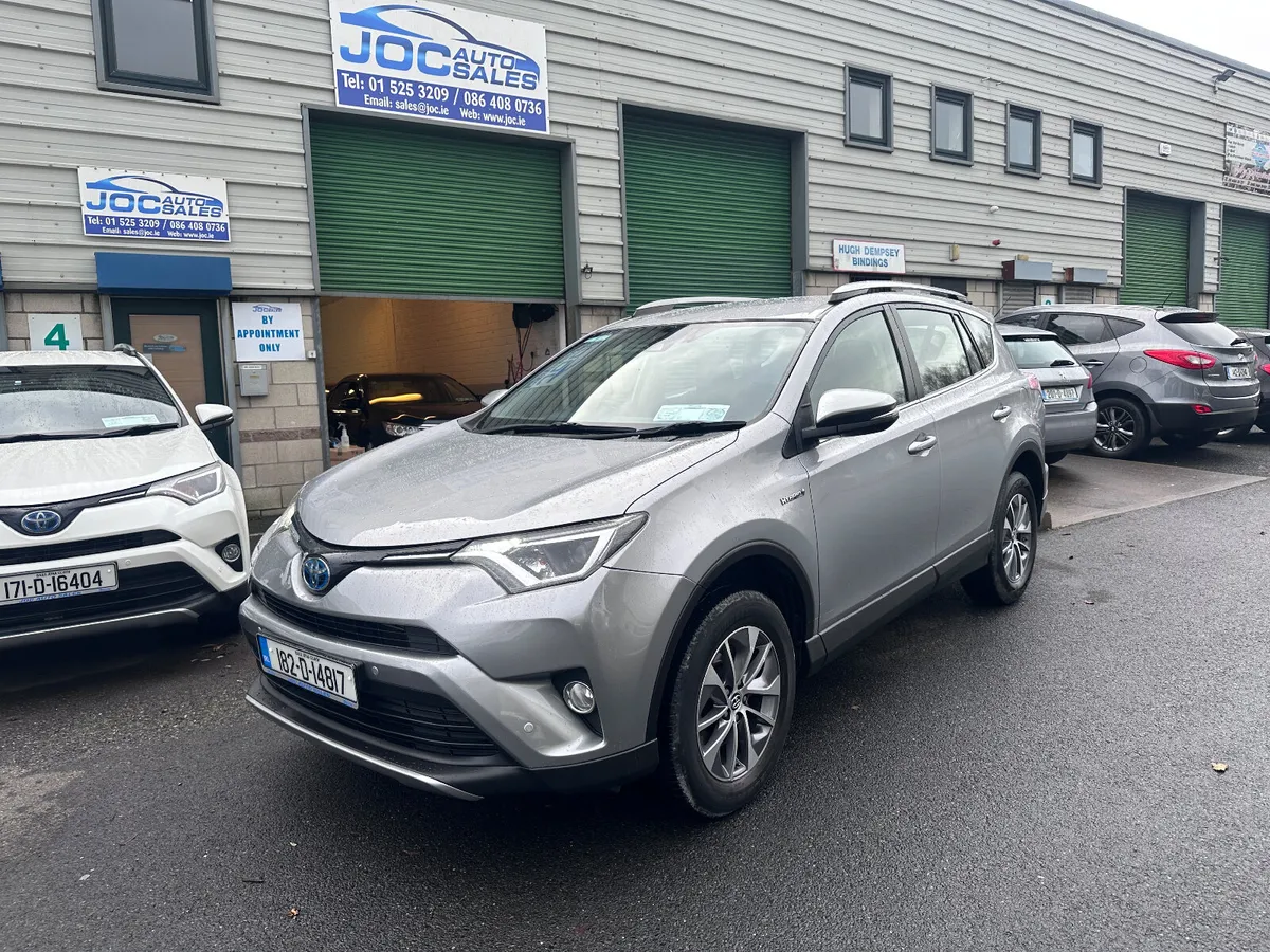 Toyota RAV4 Hybrid Luna Sport, 2018 - Image 2
