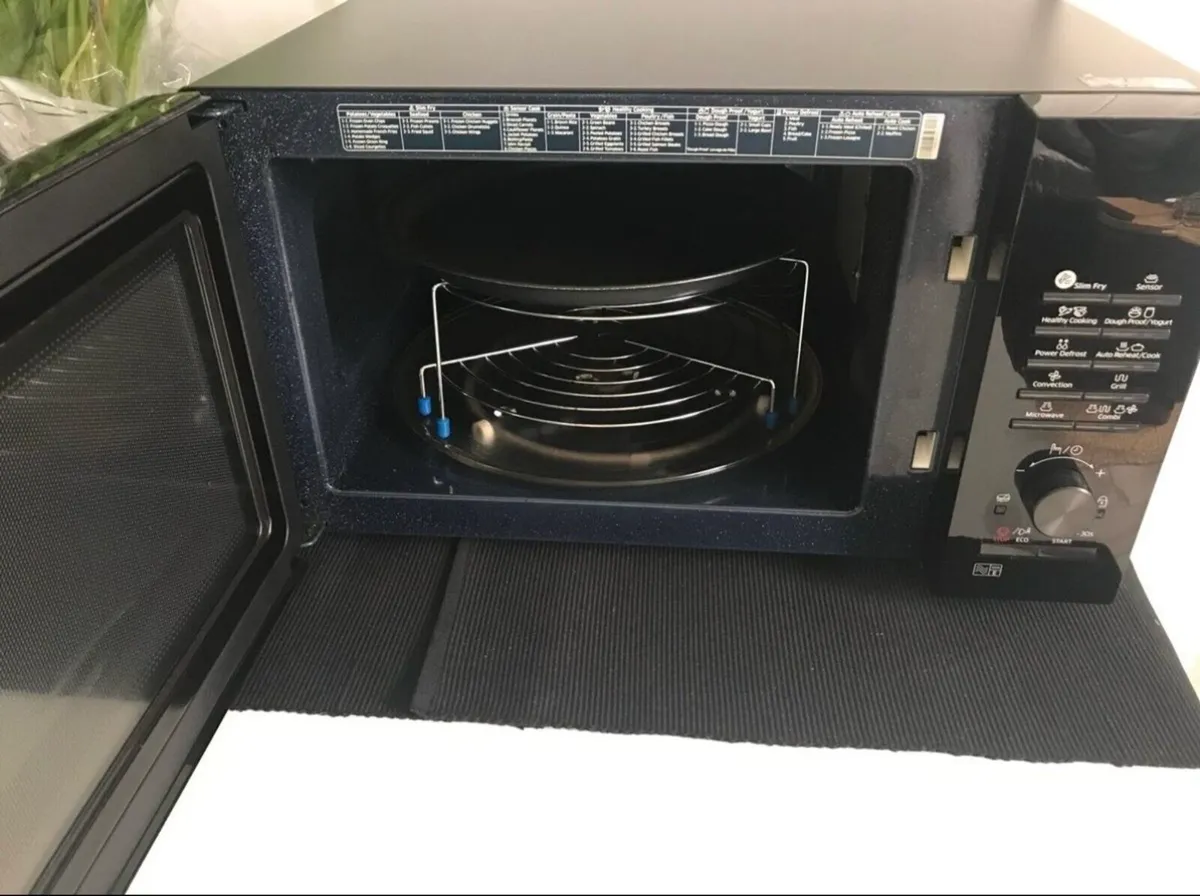 SAMSUNG Slim Fry Convection Microwave Oven 28L - Image 3