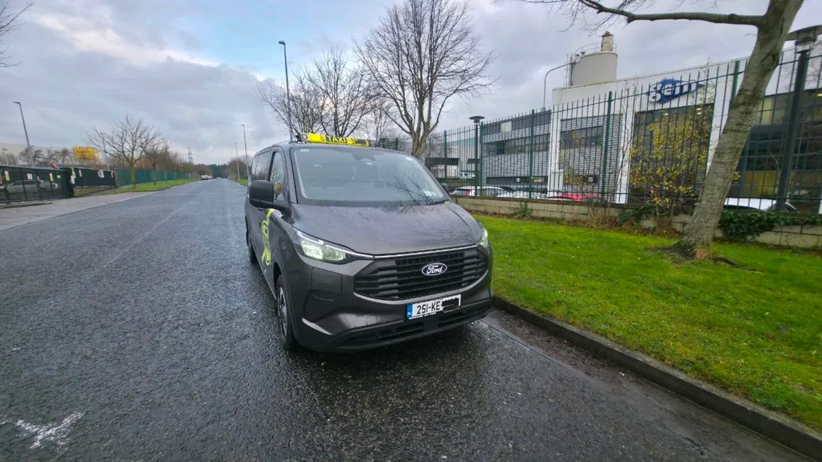 Ford Kombi 9 seater LWB hybrid taxi ready - Image 2