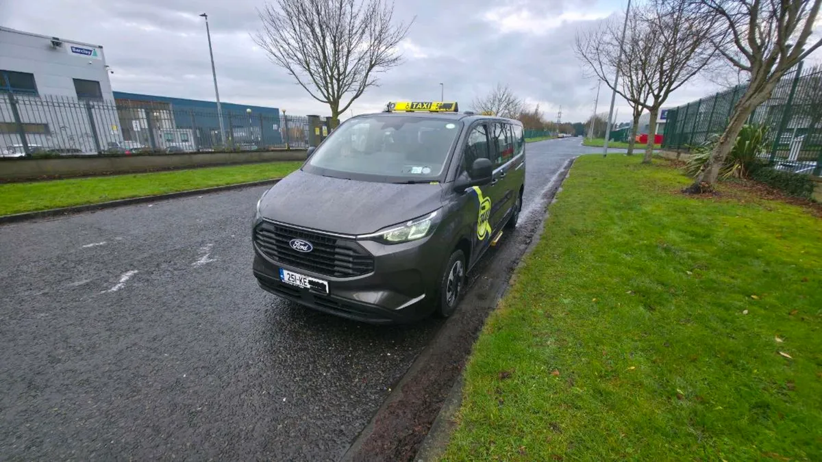 Ford Kombi 9 seater LWB hybrid taxi ready - Image 1