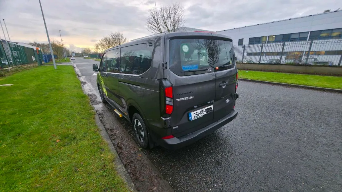 Ford Kombi 9 seater LWB hybrid taxi ready - Image 4